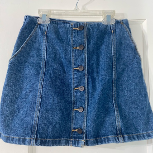 Aritzia Dresses & Skirts - Wilfred free denim ARITZIA button down skirt